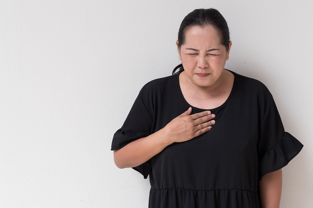 4 Tips To Treat GERD And Acid Reflux Naturally